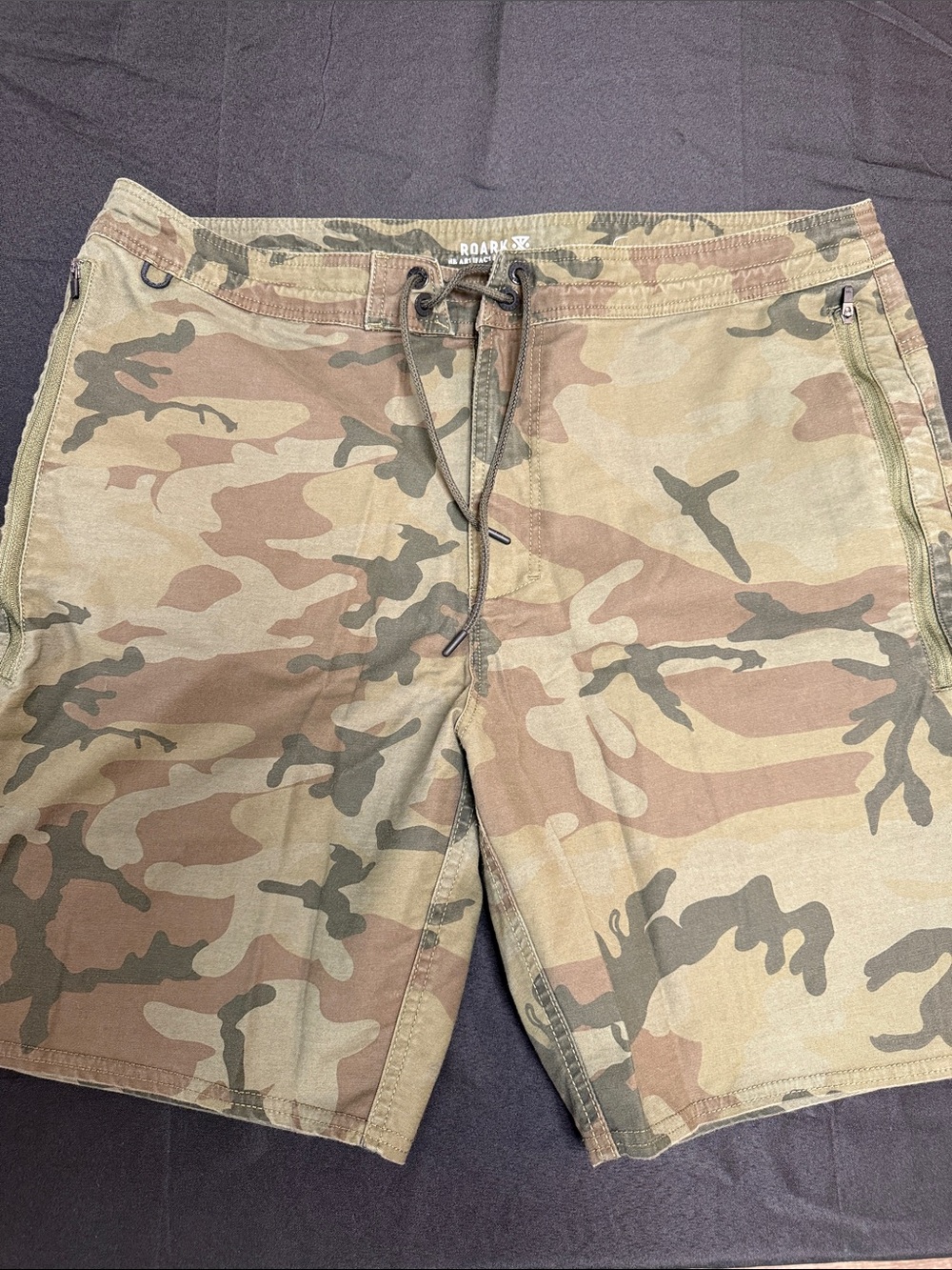 Roark Layover Woodland Camo Pull-On Short in Olive and Tan 38” GC